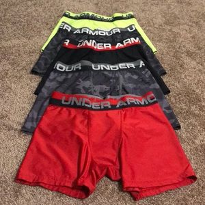 Lot of 5 Medium Under Armour Boxer Briefs